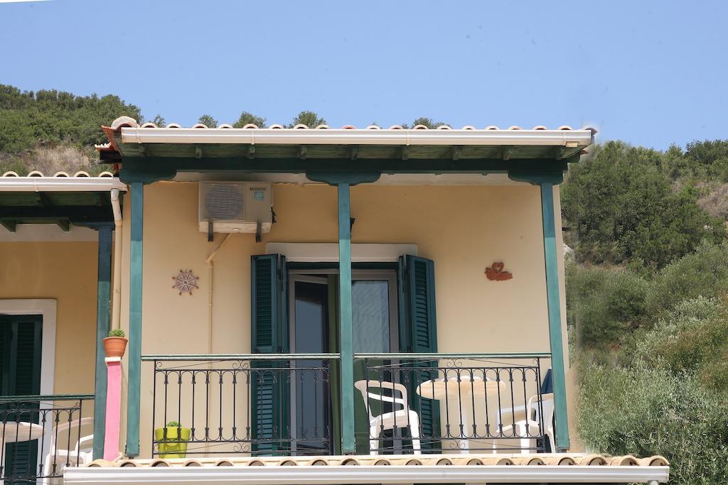Marathes Studios Agios Nikitas Exterior photo