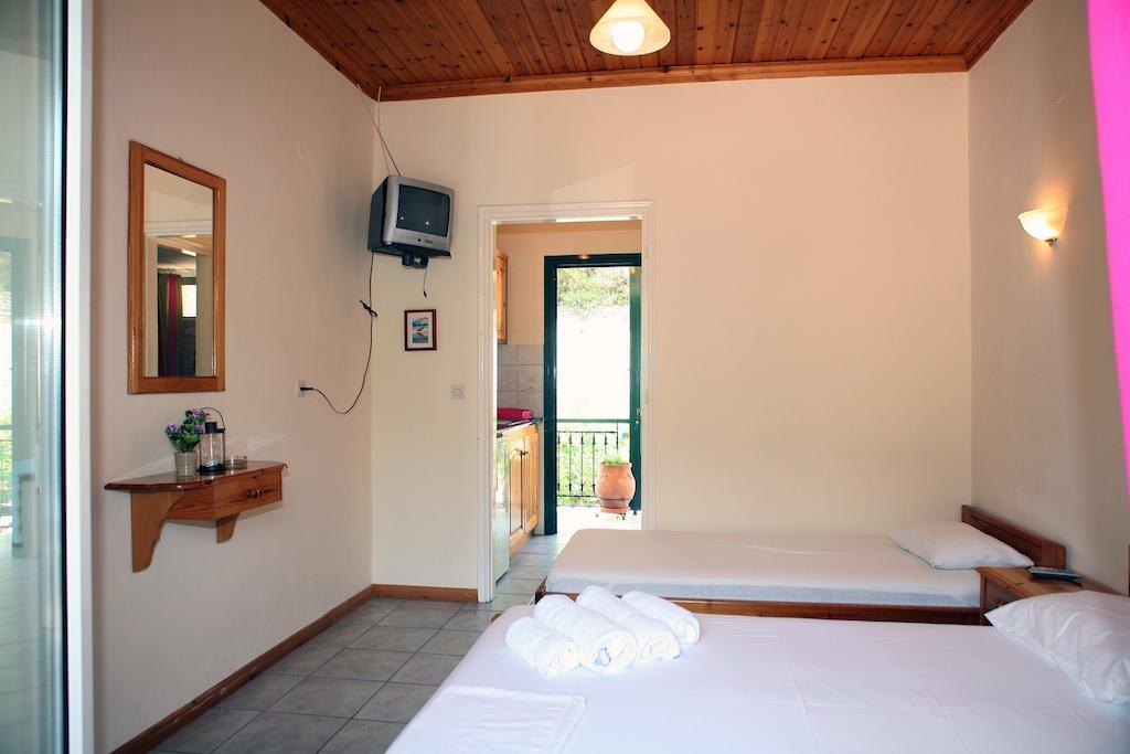 Marathes Studios Agios Nikitas Exterior photo