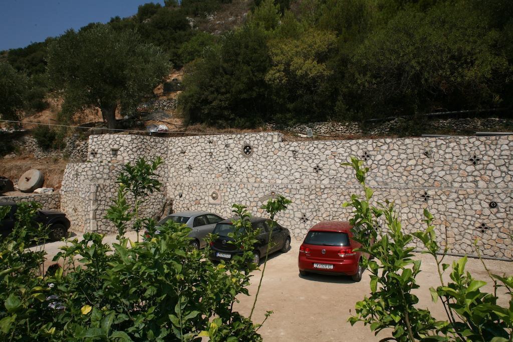 Marathes Studios Agios Nikitas Exterior photo